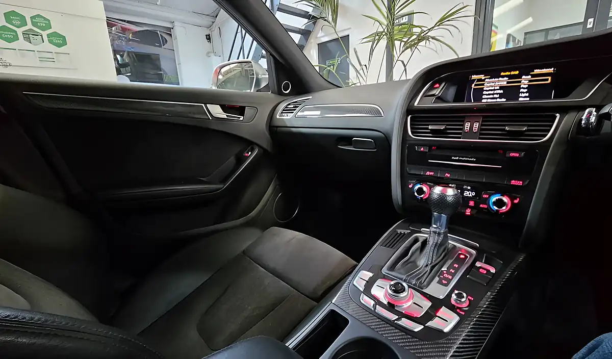 Used 2013 Audi RS4 Avant Red - Interior and Exterior details 19