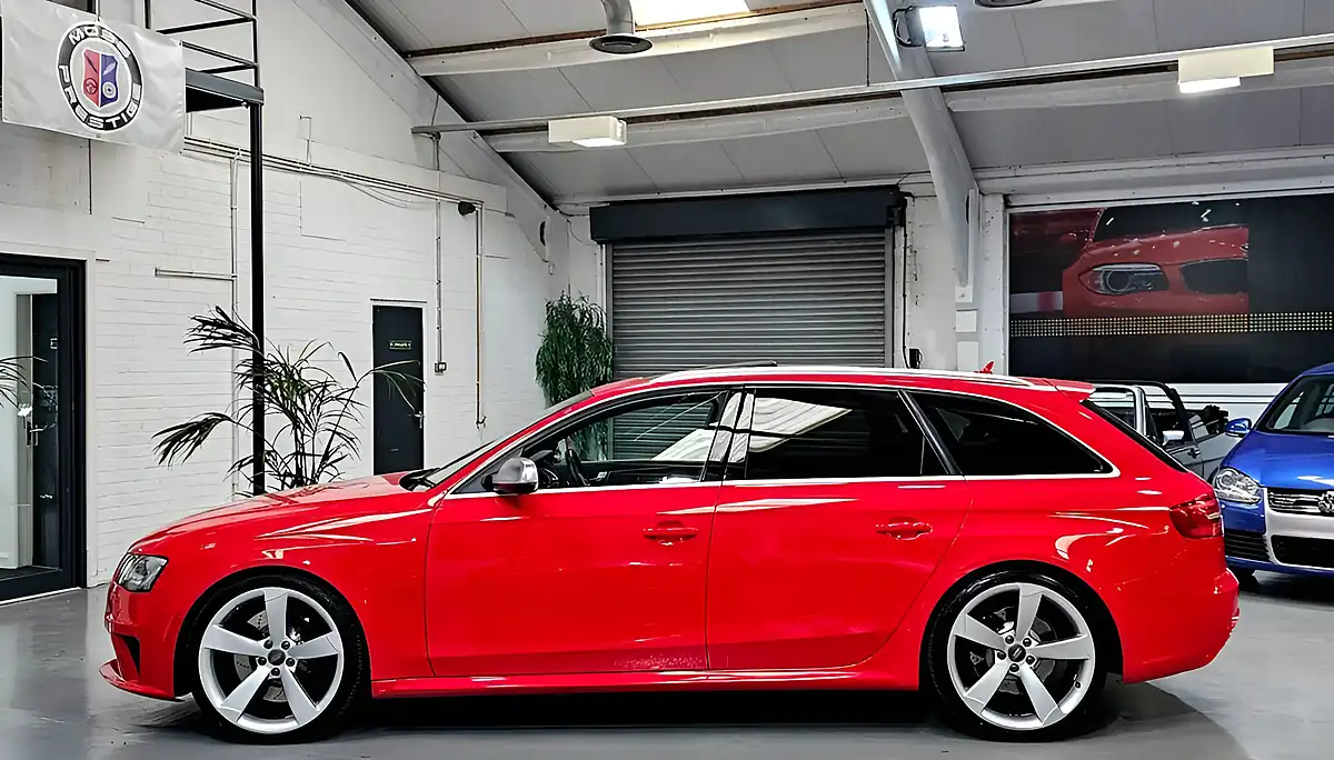 Used 2013 Audi RS4 Avant Red - Interior and Exterior details 6