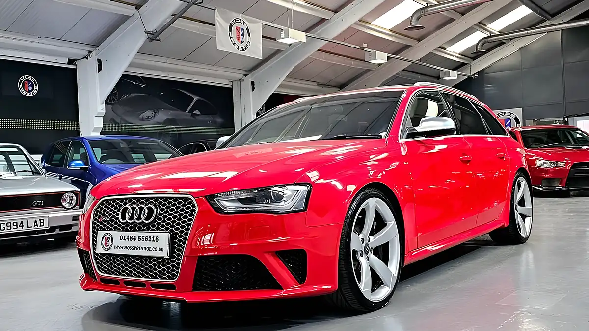 Used 2013 Audi RS4 Avant Red - Interior and Exterior details 8