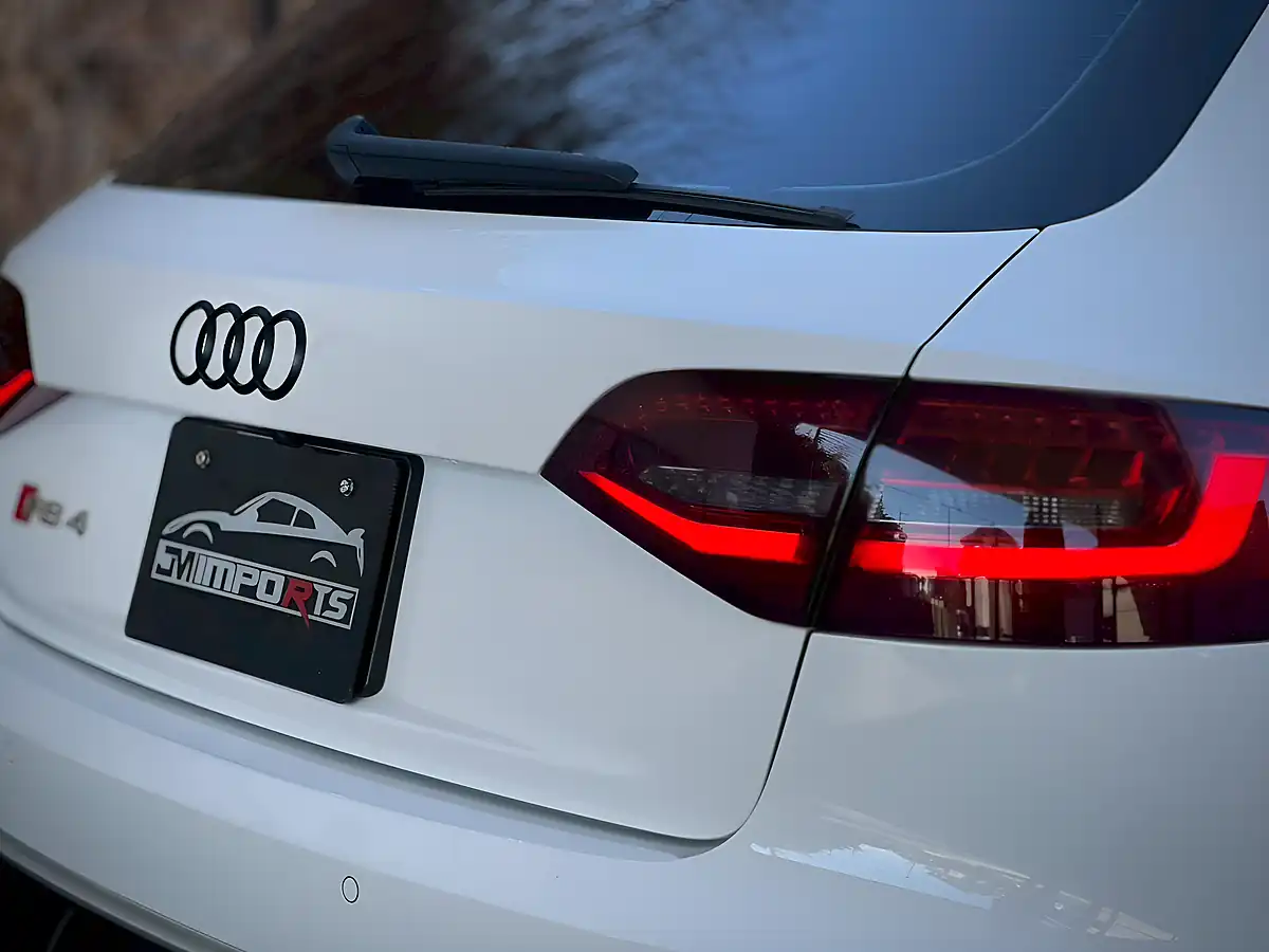 Used 2013 Audi RS4 Avant White - Interior and Exterior details 20