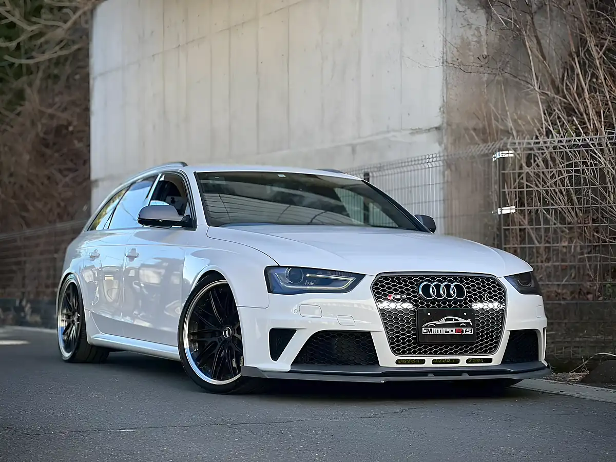 Used 2013 Audi RS4 Avant White - Interior and Exterior details 5