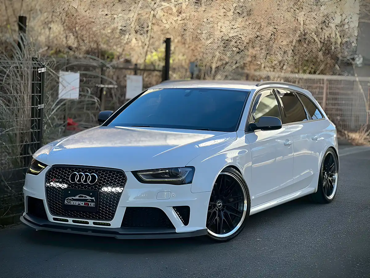Used 2013 Audi RS4 Avant White - Interior and Exterior details 6
