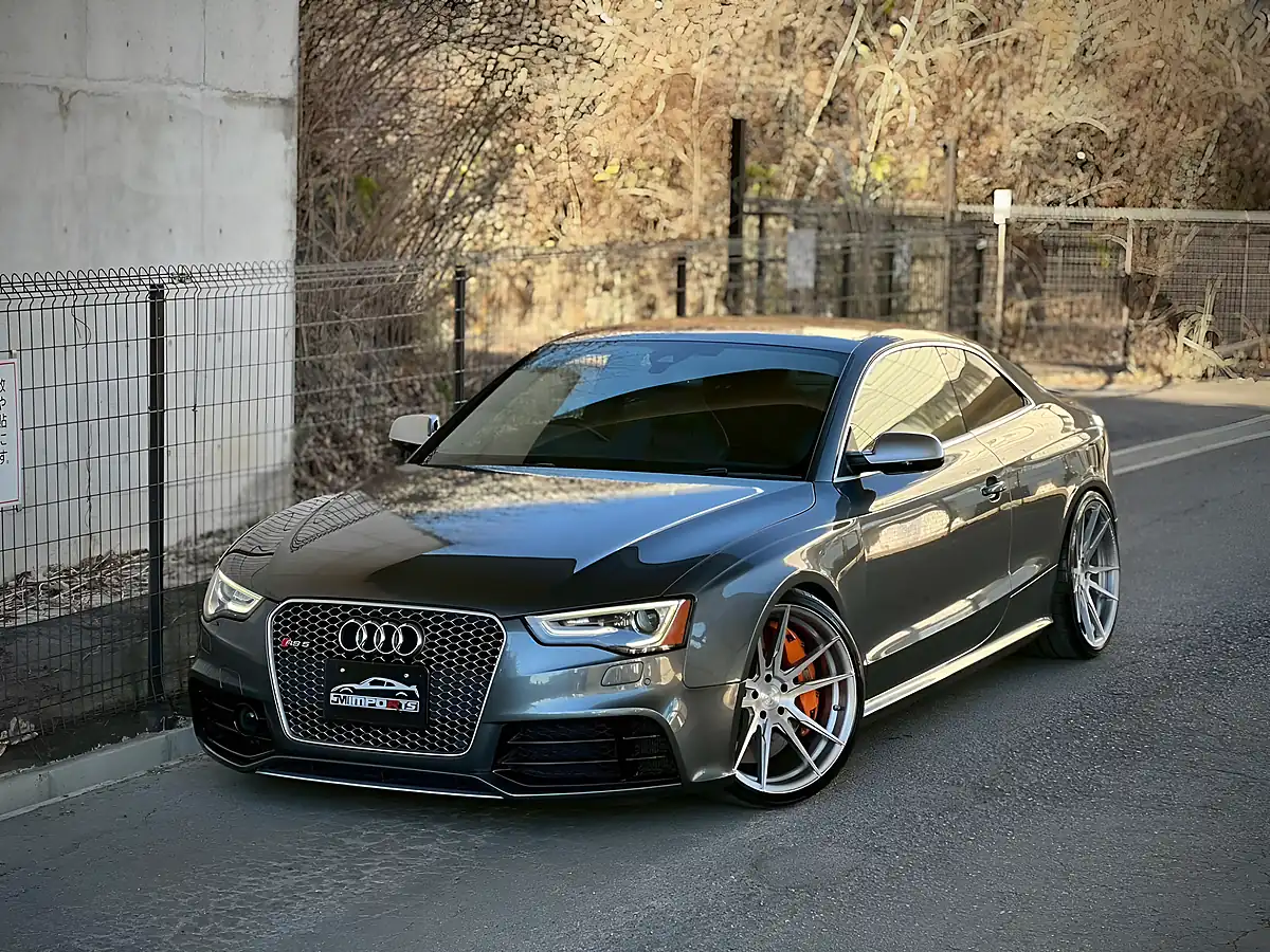 Used 2013 Audi RS5 Fully Loaded Daytona Grey - Interior and Exterior details 4