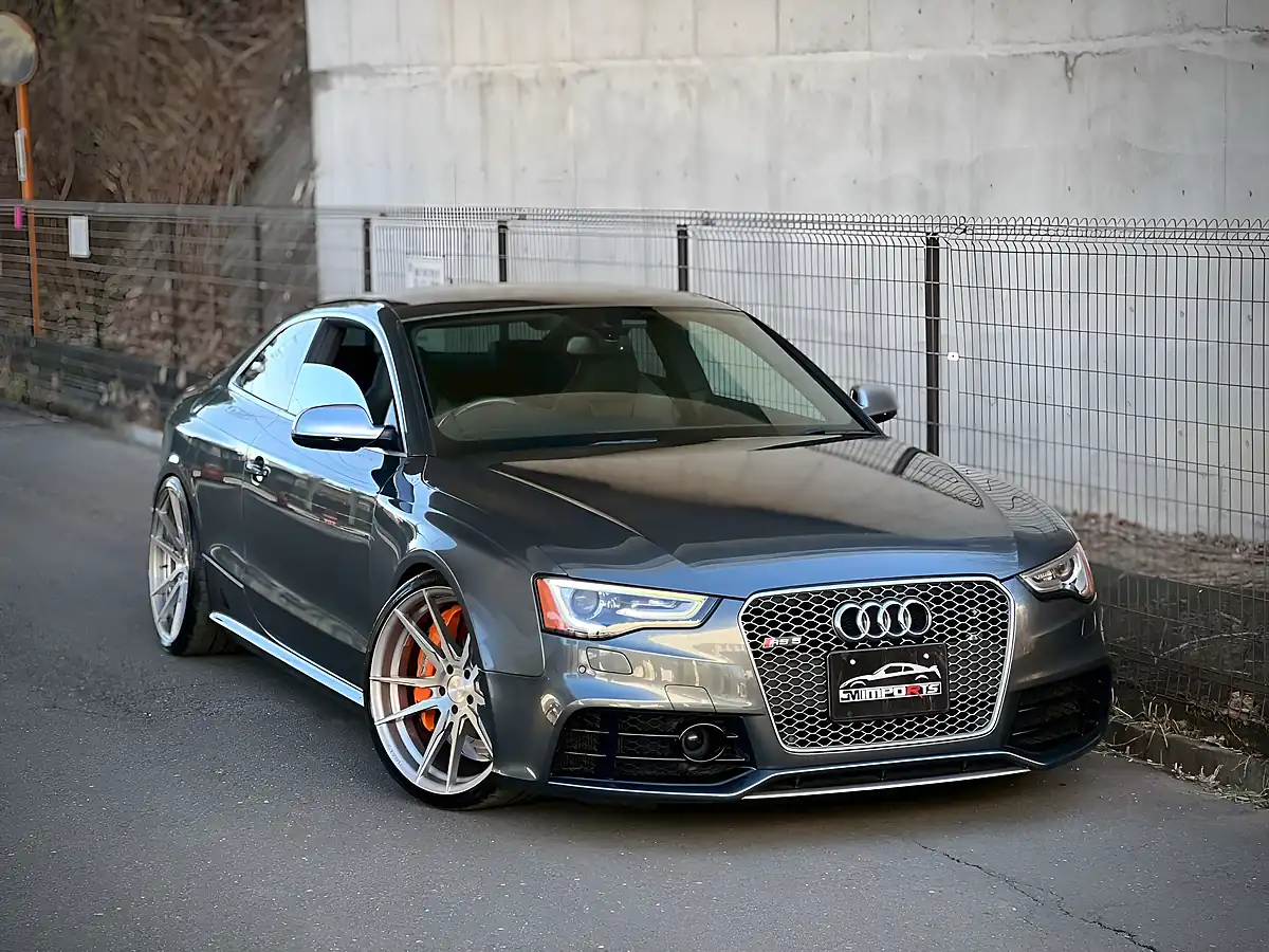 Used 2013 Audi RS5 Fully Loaded Daytona Grey - Interior and Exterior details 5