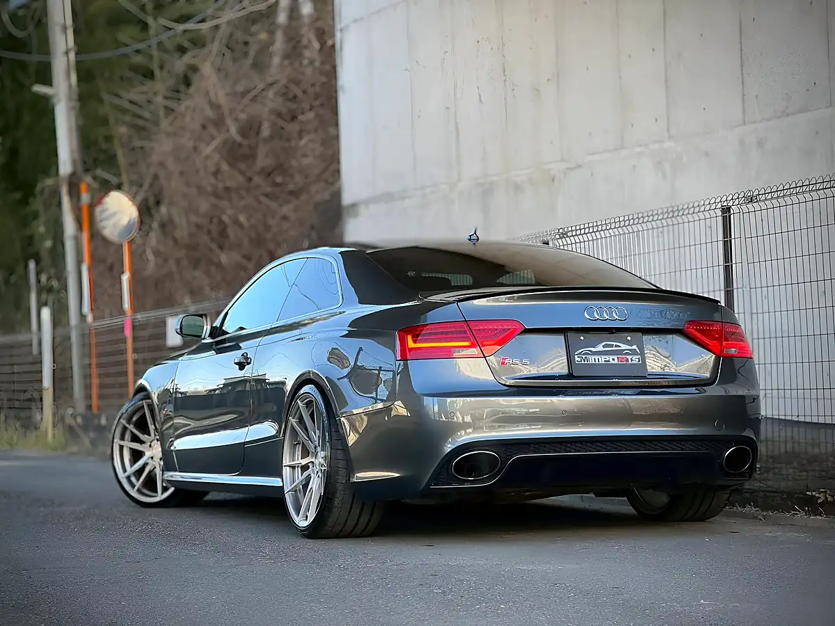 Used 2013 Audi RS5 Fully Loaded Daytona Grey - Interior and Exterior details 9