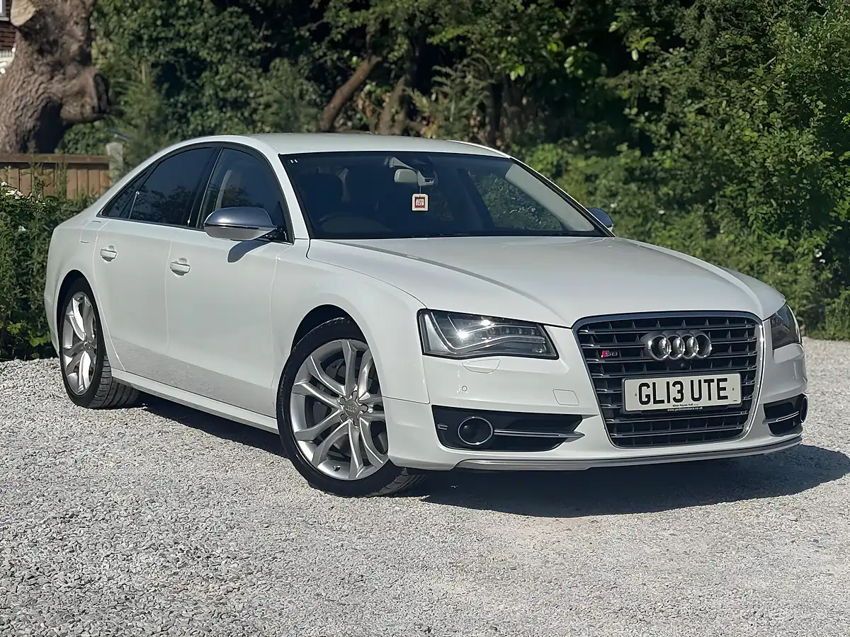 Used 2013 Audi S8 White - Interior and Exterior details 13