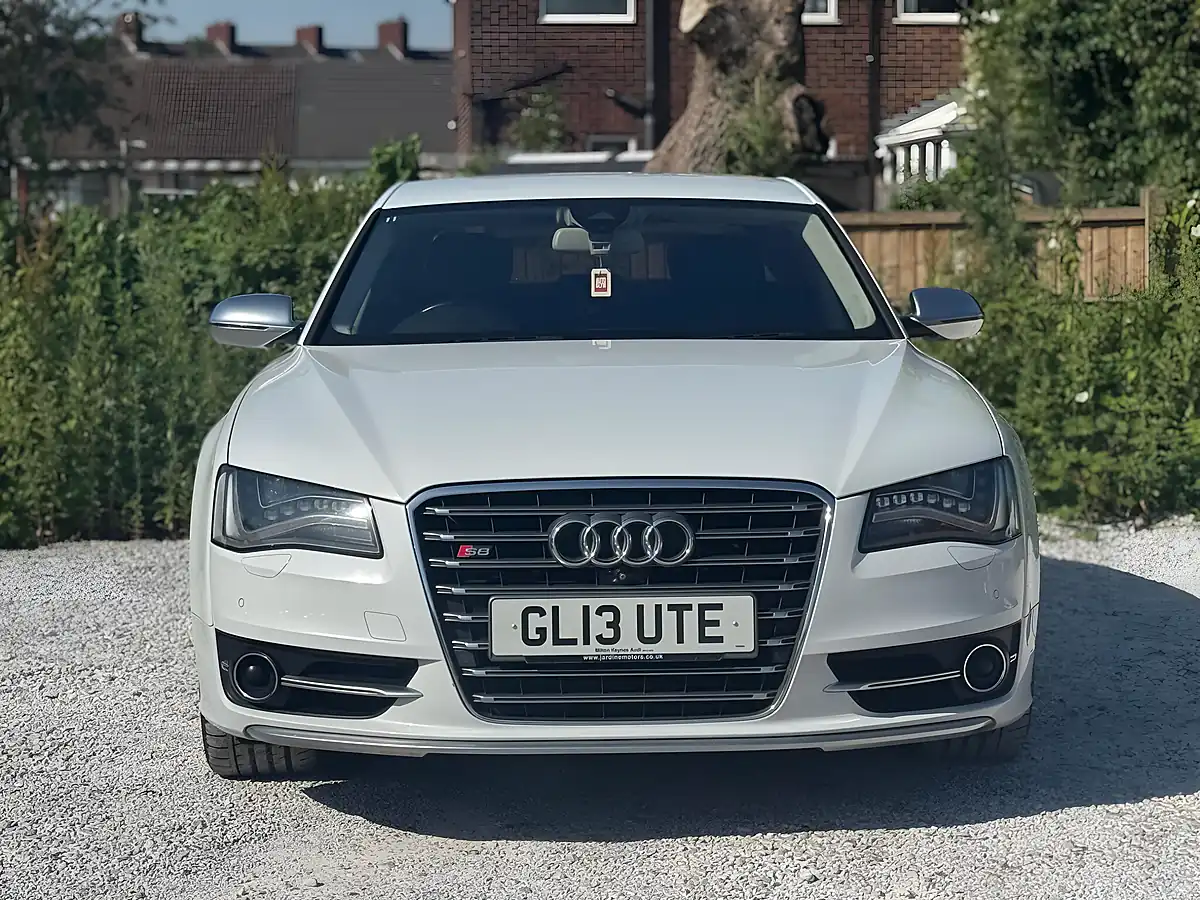 Used 2013 Audi S8 White - Interior and Exterior details 5