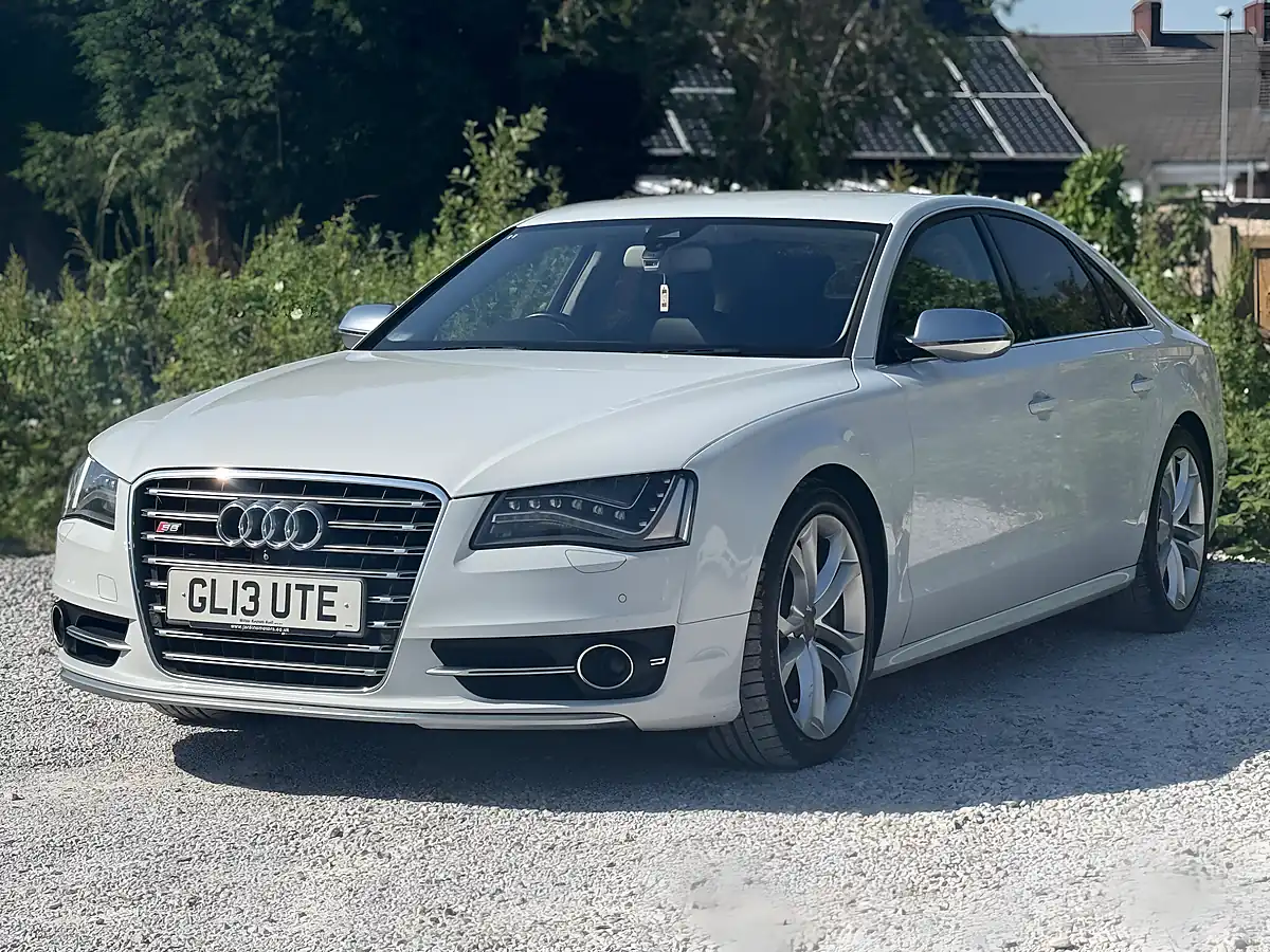 Used 2013 Audi S8 White - Interior and Exterior details 6