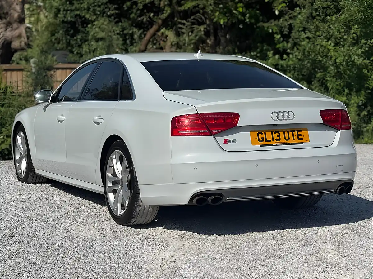 Used 2013 Audi S8 White - Interior and Exterior details 7