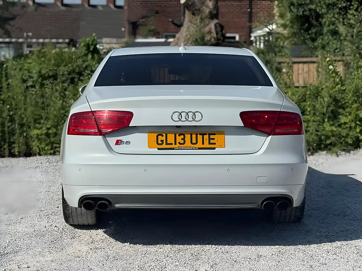 Used 2013 Audi S8 White - Interior and Exterior details 9
