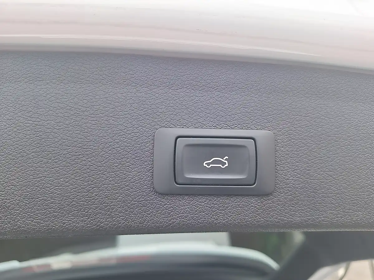 Used 2013 Audi SQ5 S Design White - Interior and Exterior details 14