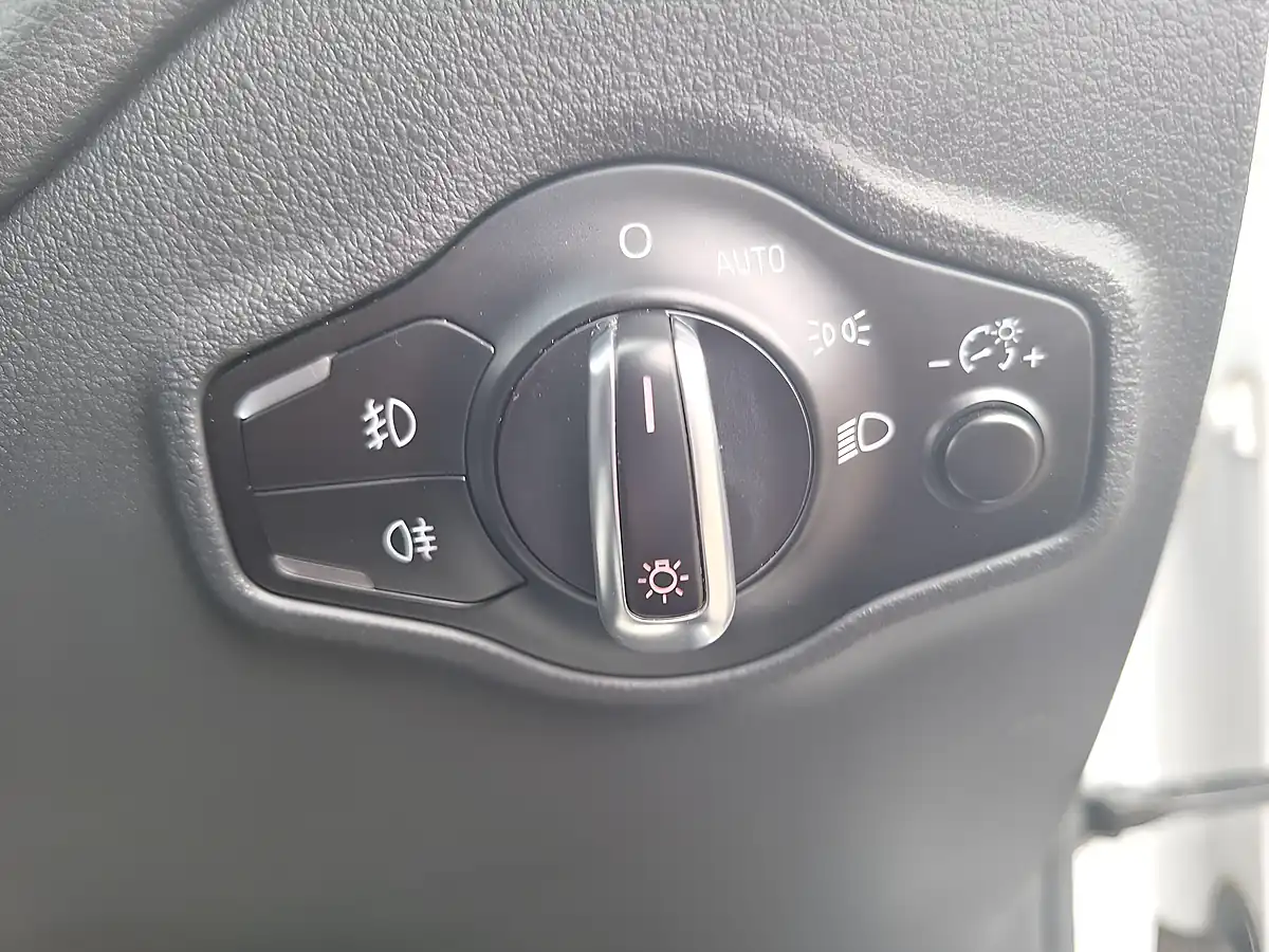 Used 2013 Audi SQ5 S Design White - Interior and Exterior details 15