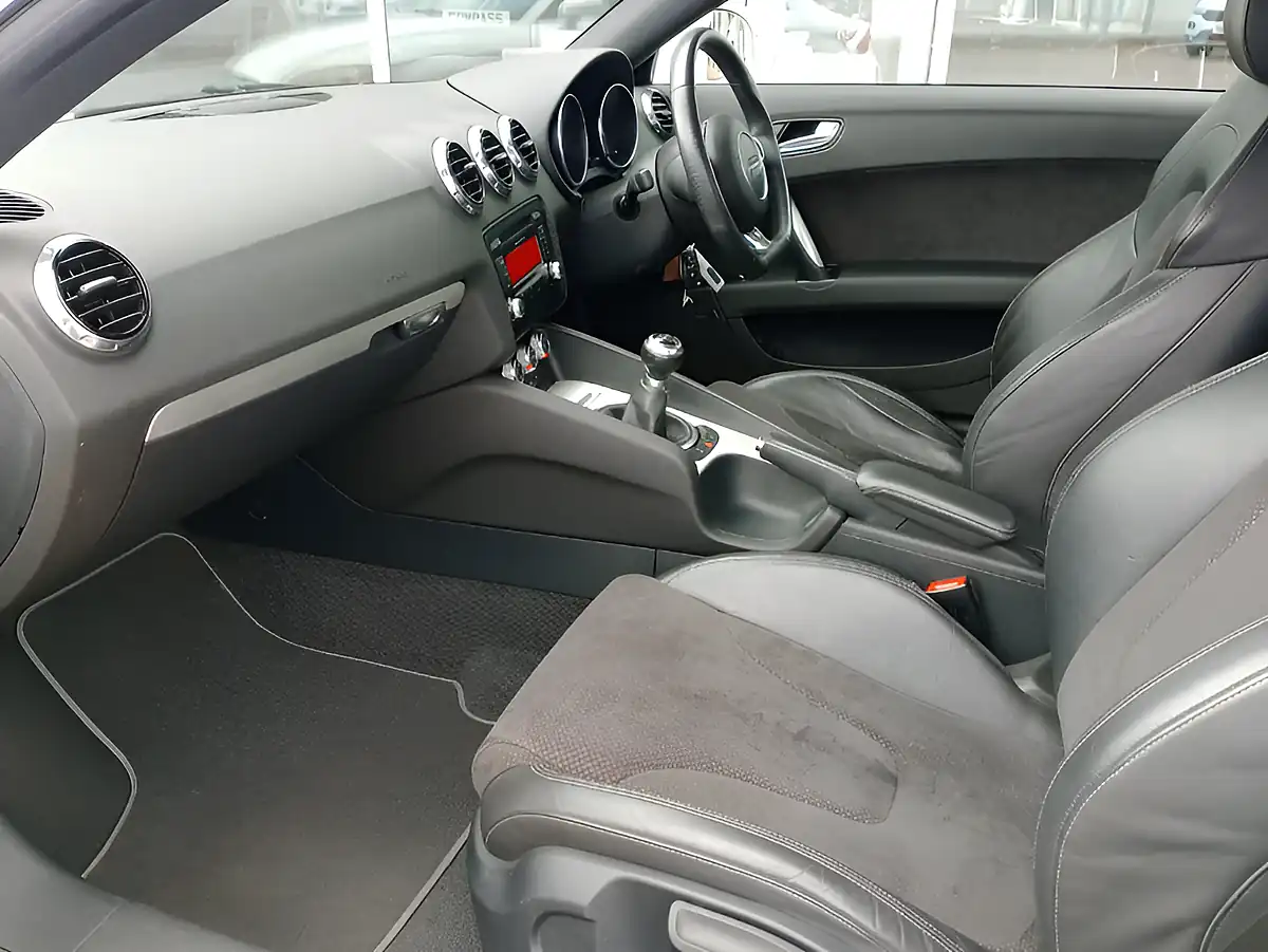Used 2013 Audi Tt Black Edition White - Interior and Exterior details 17