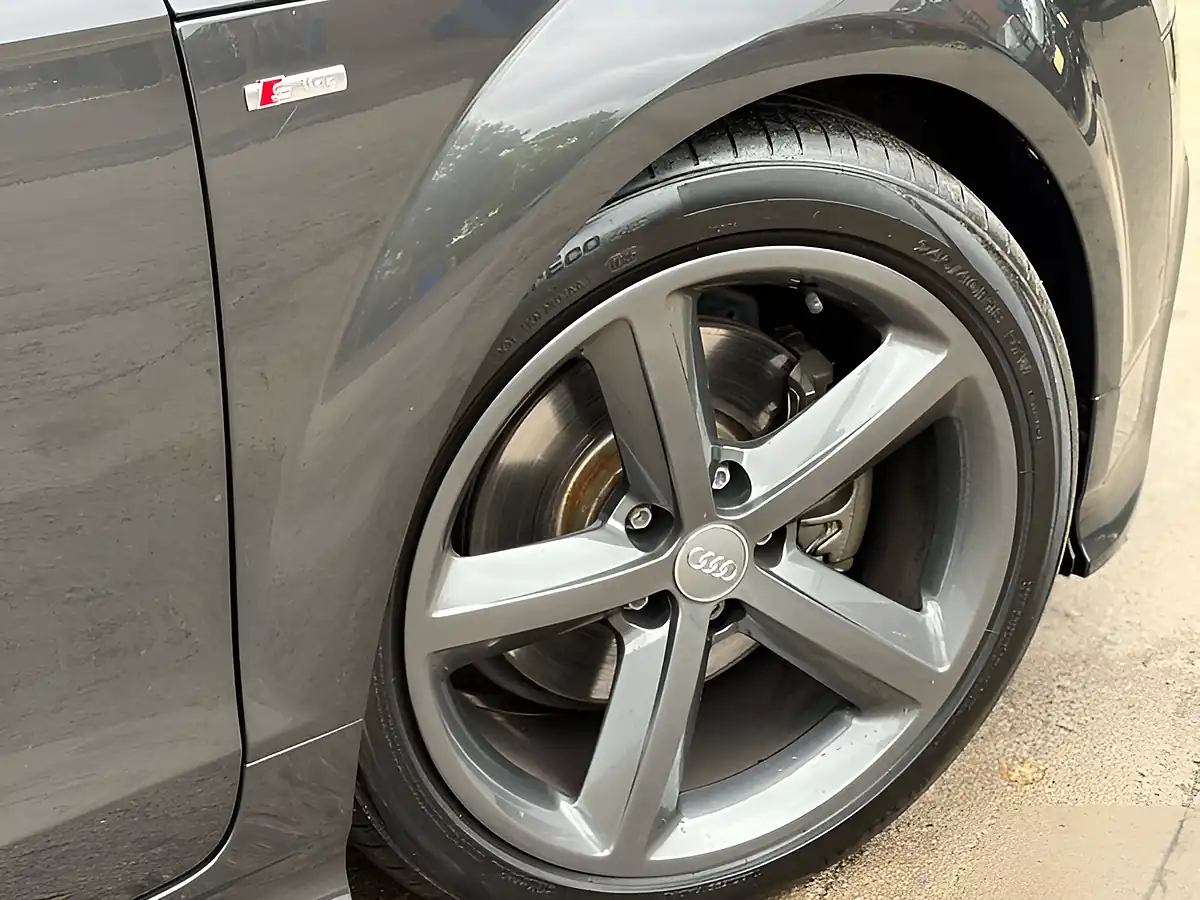 Used 2013 Audi Tt S Line Brilliant Black - Interior and Exterior details 5