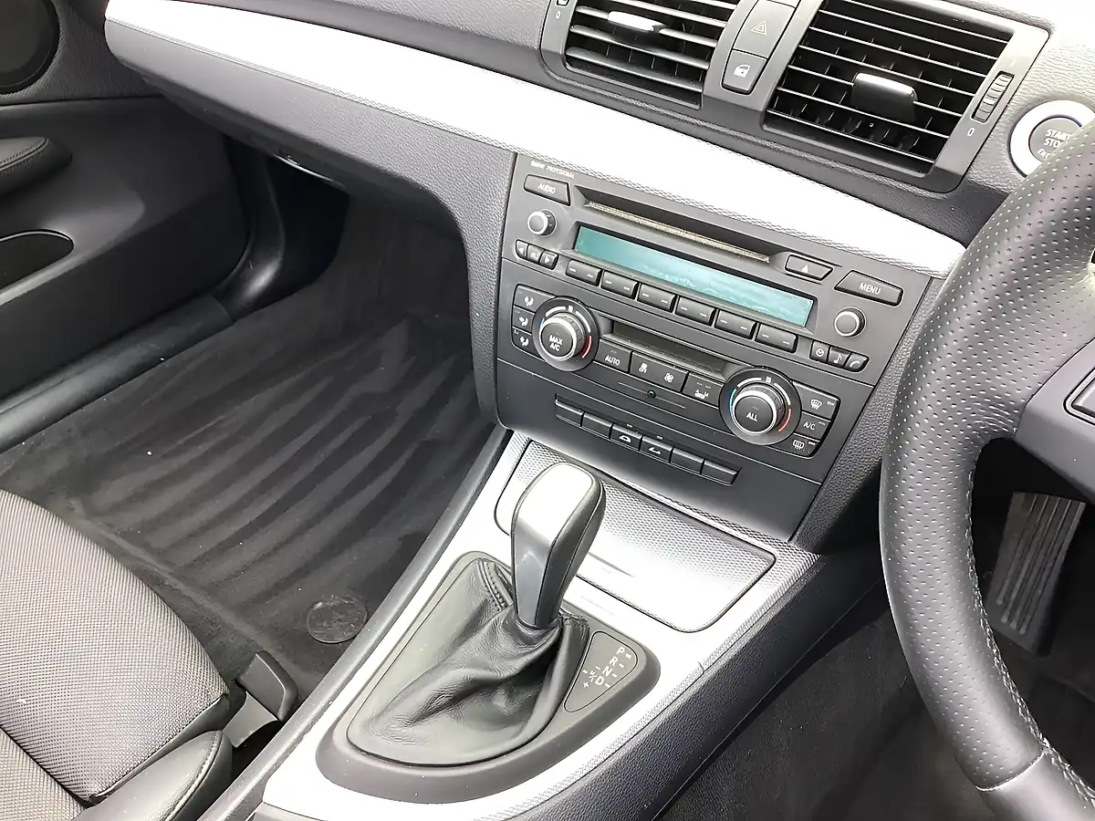 Used 2013 BMW 1 Series M Sport Alpine White - Interior and Exterior details 19