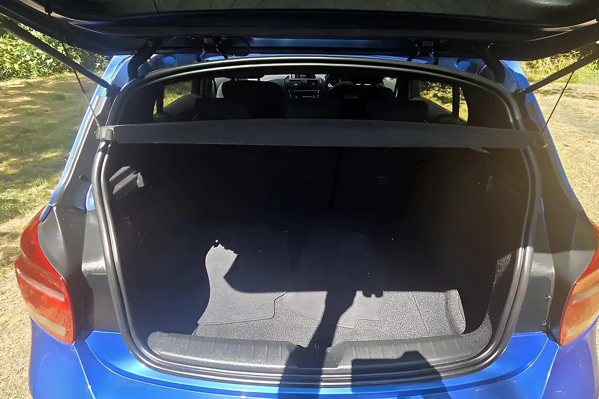 Used 2013 BMW 1 Series M Sport Blue - Interior and Exterior details 13