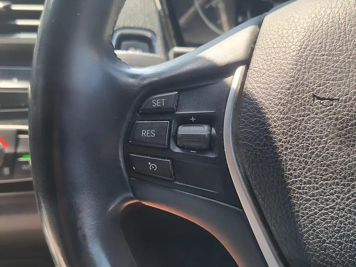 Used 2013 BMW 1 Series M Sport Blue - Interior and Exterior details 12