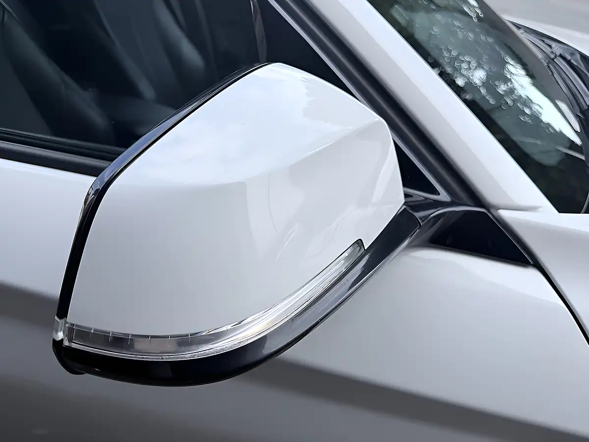 Used 2013 BMW 1 Series M Sport White - Interior and Exterior details 17