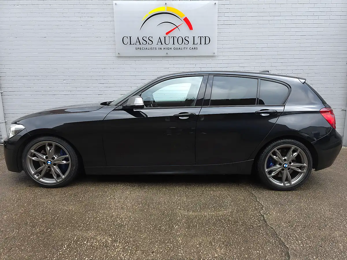 Used 2013 BMW 1 Series M135i Black - Interior and Exterior details 9