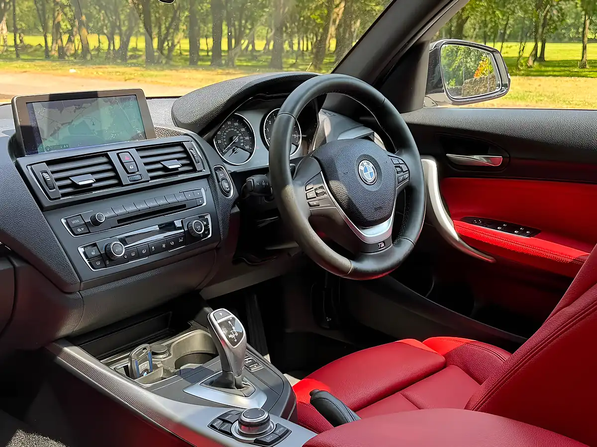 Used 2013 BMW 1 Series M135i White - Interior and Exterior details 3