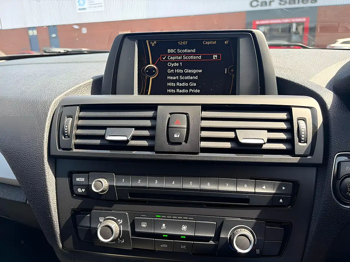 Used 2013 BMW 1 Series Se White - Interior and Exterior details 13