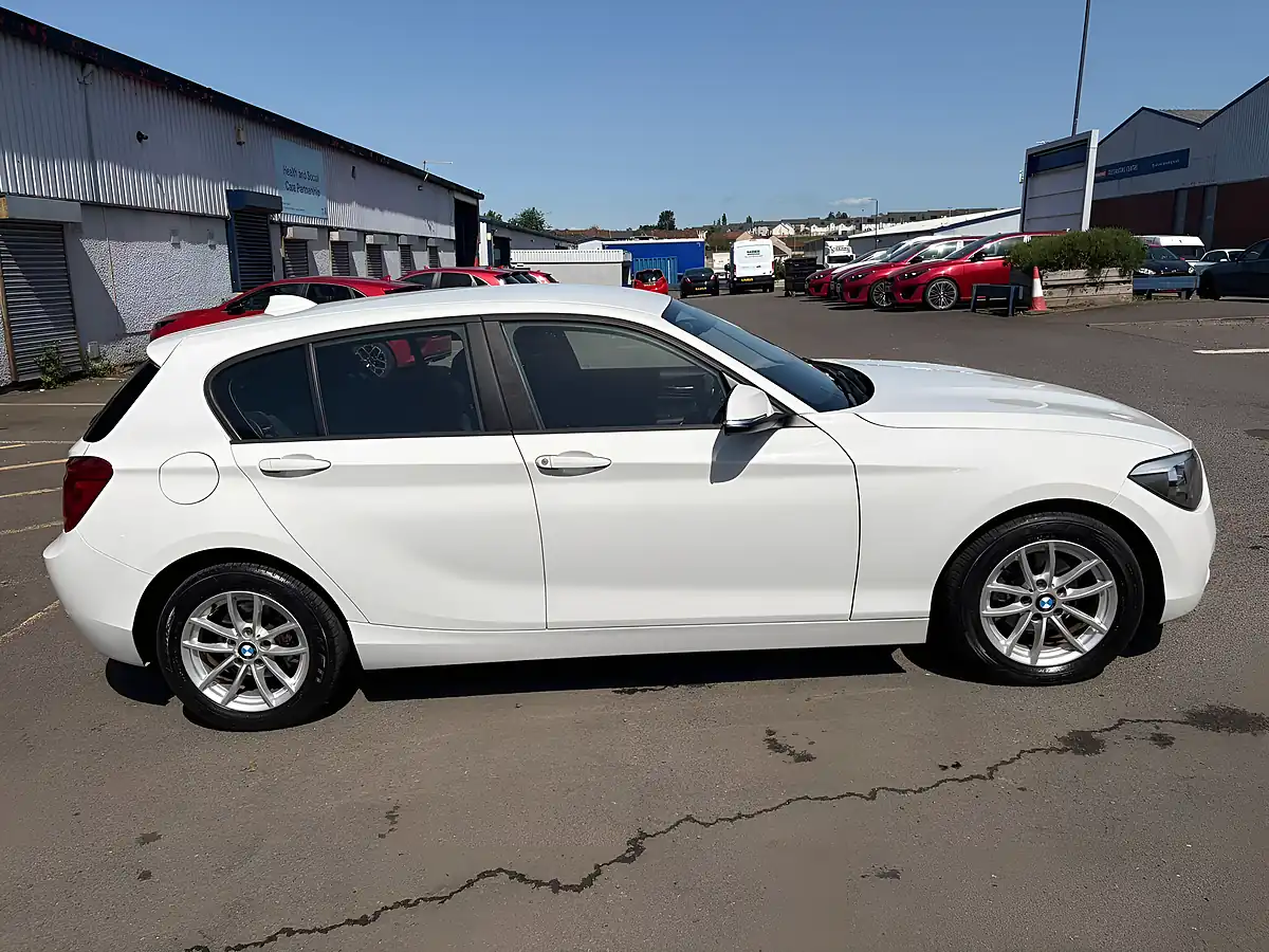 Used 2013 BMW 1 Series Se White - Interior and Exterior details 5