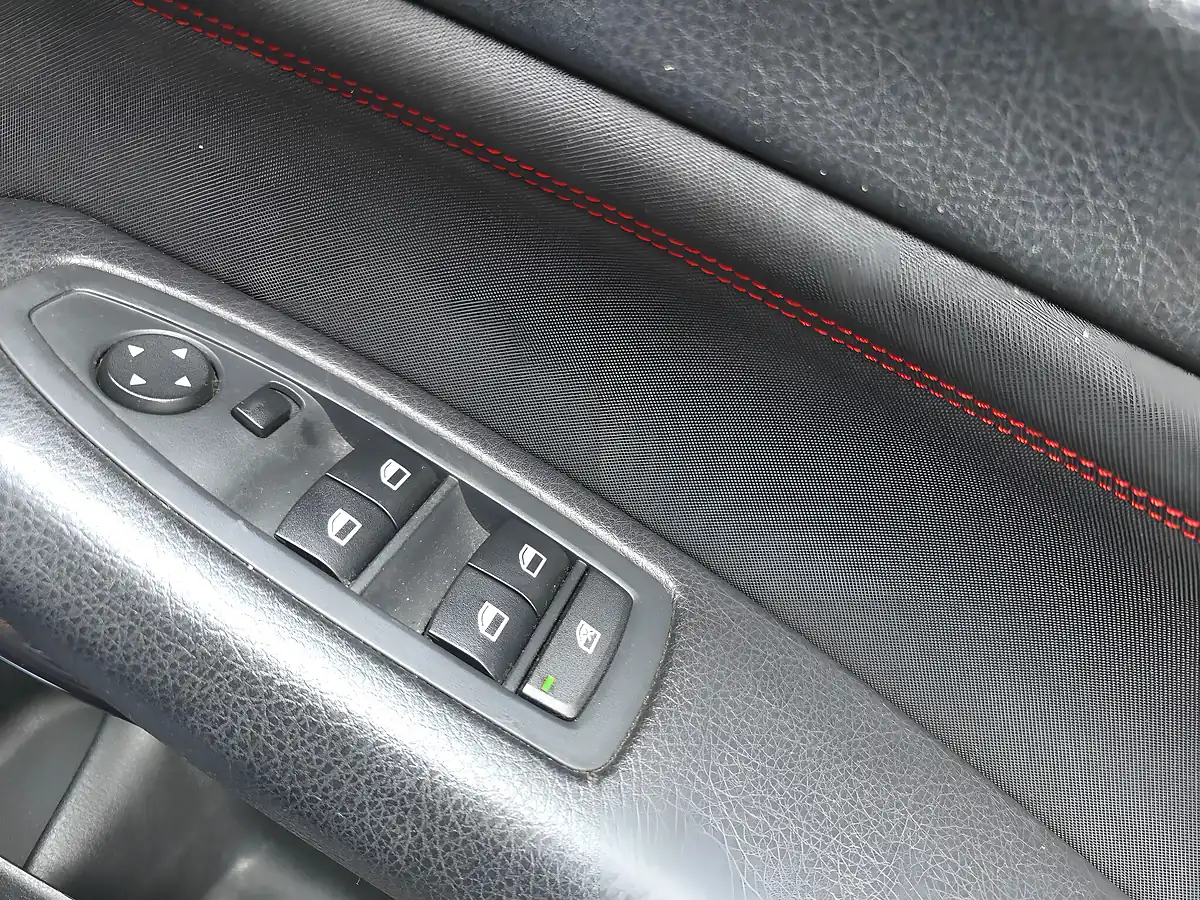 Used 2013 BMW 1 Series Sport Blue - Interior and Exterior details 20