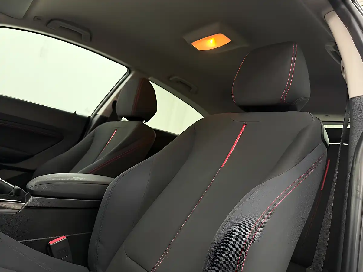 Used 2013 BMW 1 Series Sport Jet Black - Interior and Exterior details 3