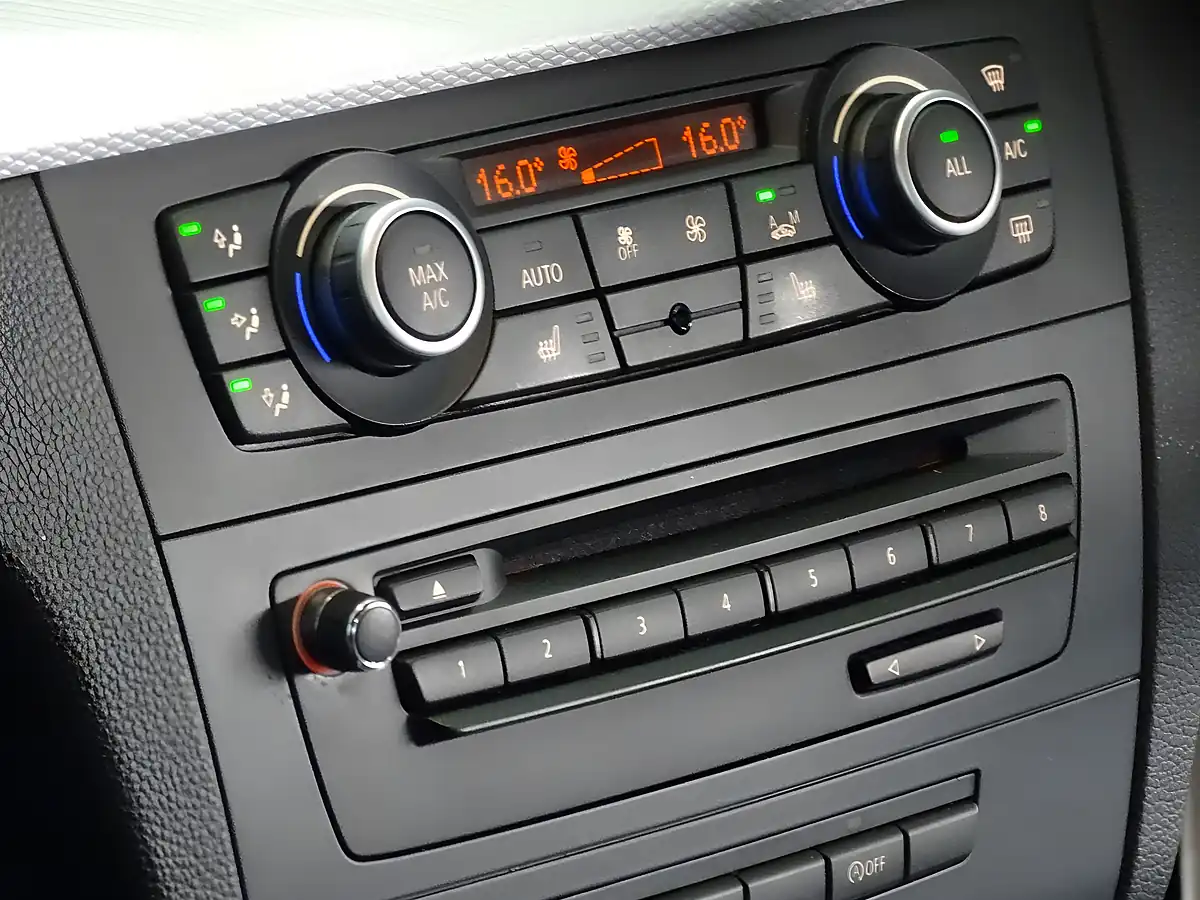 Used 2013 BMW 1 Series Sport Plus Edition Le Mans Blue - Interior and Exterior details 19