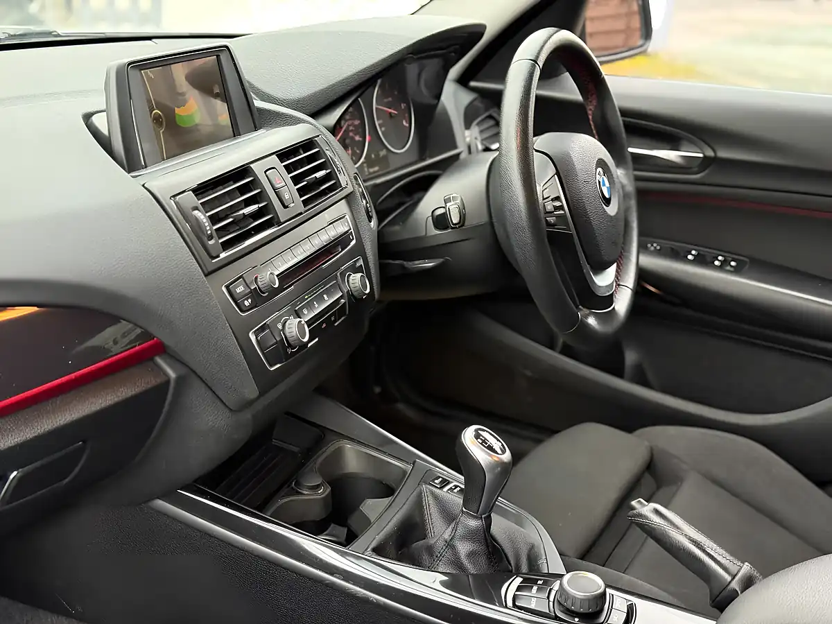 Used 2013 BMW 1 Series Sport Silver - Interior and Exterior details 10
