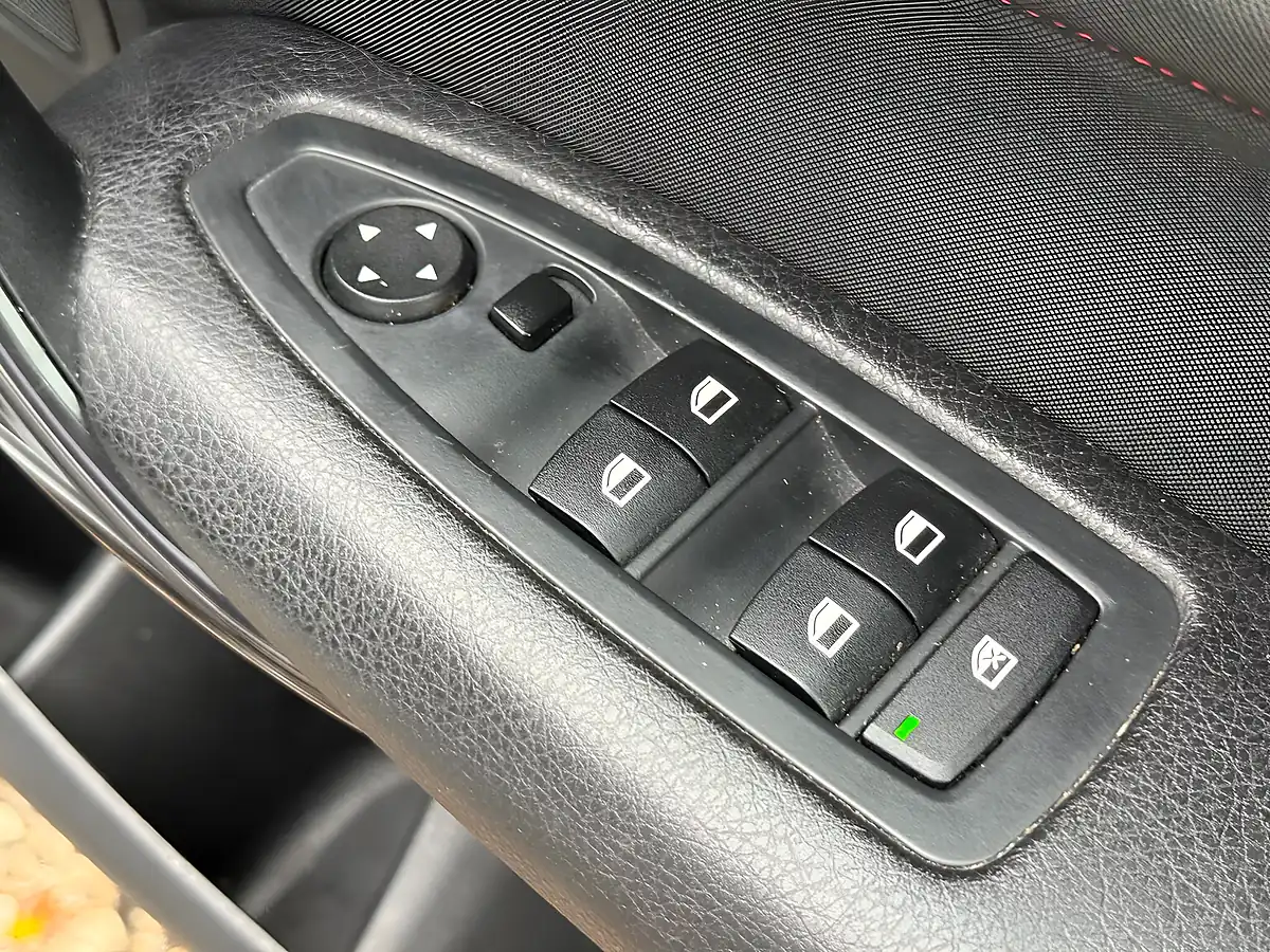 Used 2013 BMW 1 Series Sport Silver - Interior and Exterior details 13
