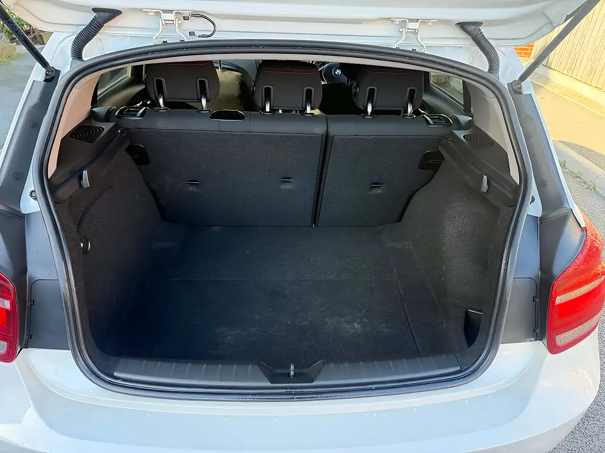 Used 2013 BMW 1 Series Sport White - Interior and Exterior details 13