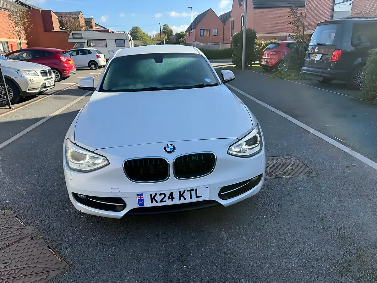 Used 2013 BMW 1 Series Sport White - Interior and Exterior details 5