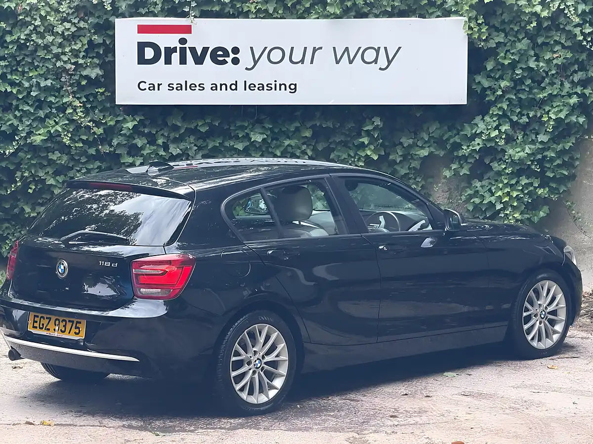 Used 2013 BMW 1 Series Urban Black - Interior and Exterior details 7