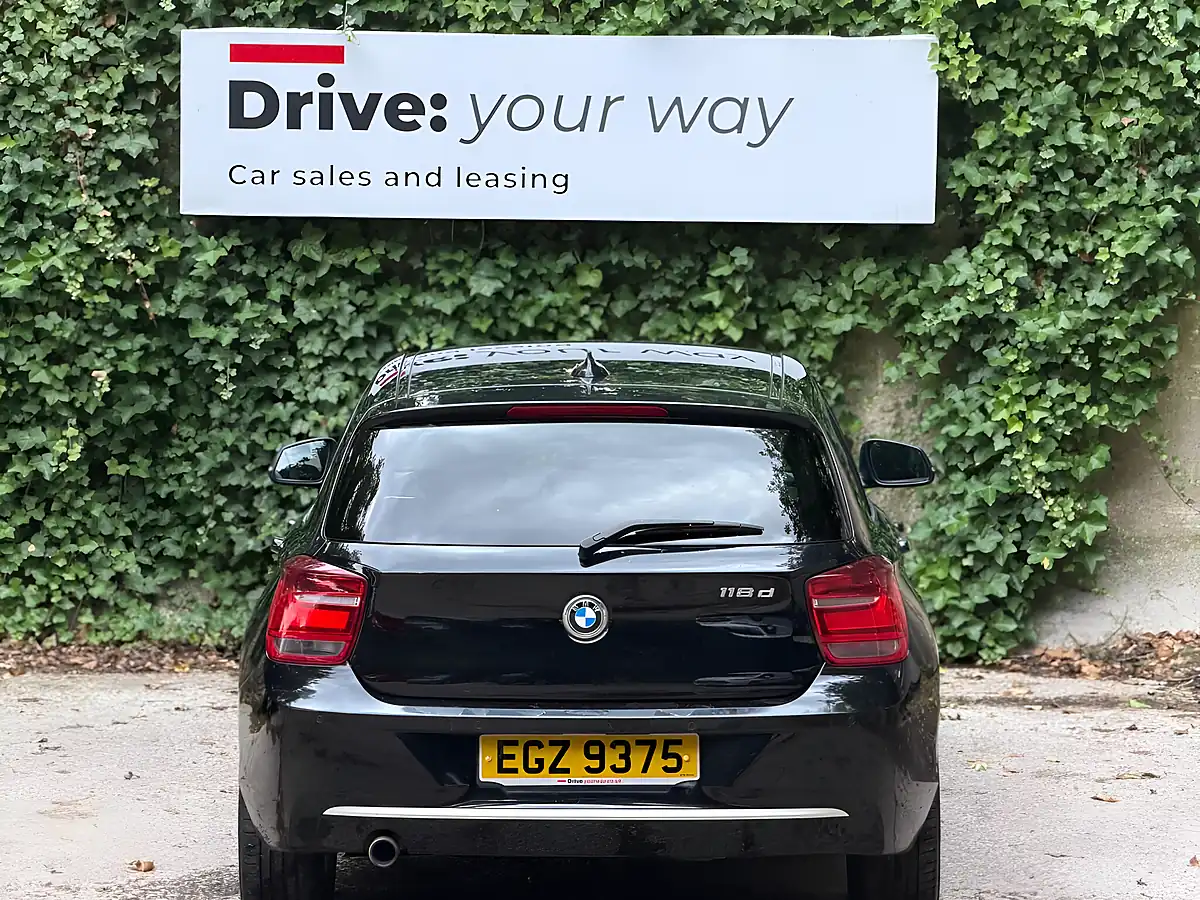 Used 2013 BMW 1 Series Urban Black - Interior and Exterior details 8