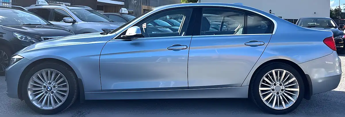 Used 2013 BMW 3 Series Luxury Blue - Interior and Exterior details 5