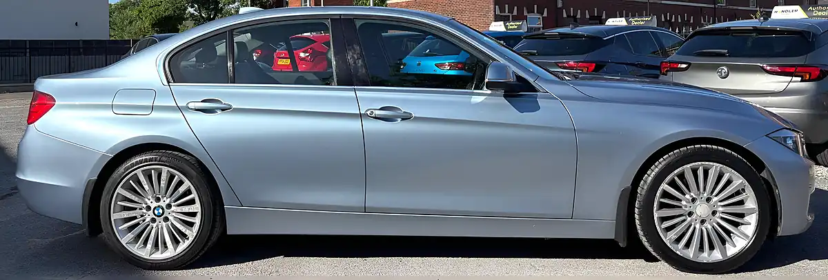 Used 2013 BMW 3 Series Luxury Blue - Interior and Exterior details 9