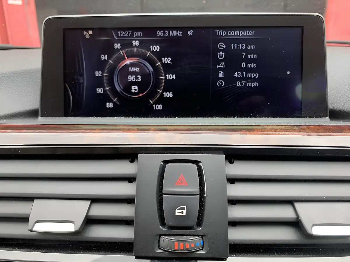 Used 2013 BMW 3 Series Luxury Touring Blue - Interior and Exterior details 11