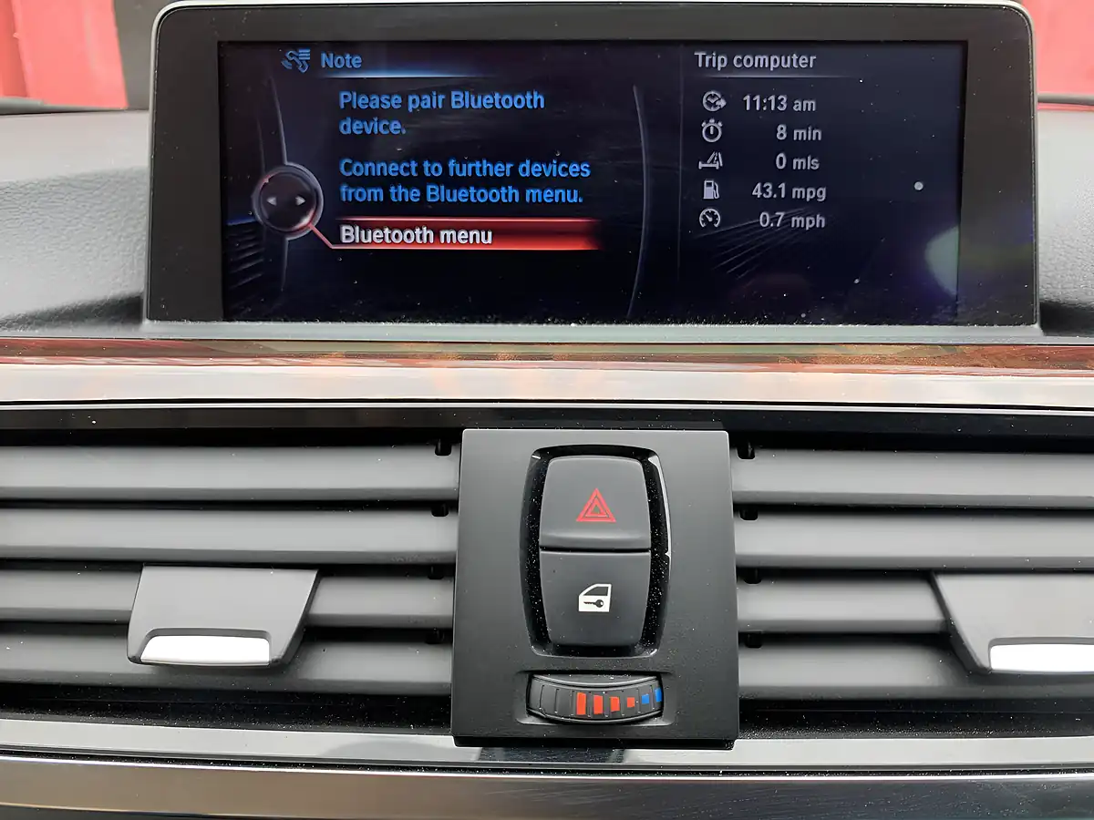 Used 2013 BMW 3 Series Luxury Touring Blue - Interior and Exterior details 12