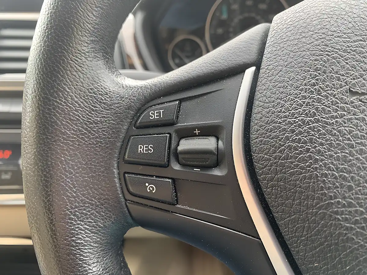 Used 2013 BMW 3 Series Luxury Touring Blue - Interior and Exterior details 14