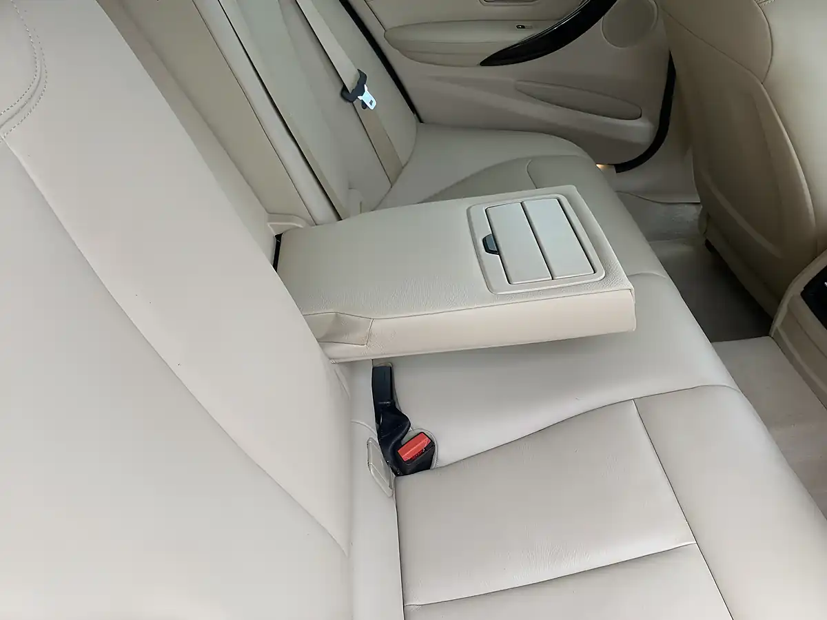 Used 2013 BMW 3 Series Luxury Touring Blue - Interior and Exterior details 7