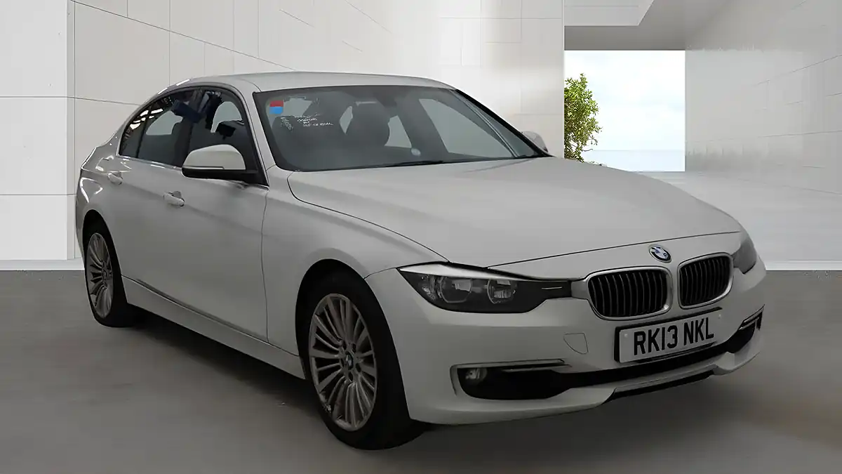 Used 2013 BMW 3 Series Luxury White - Front View