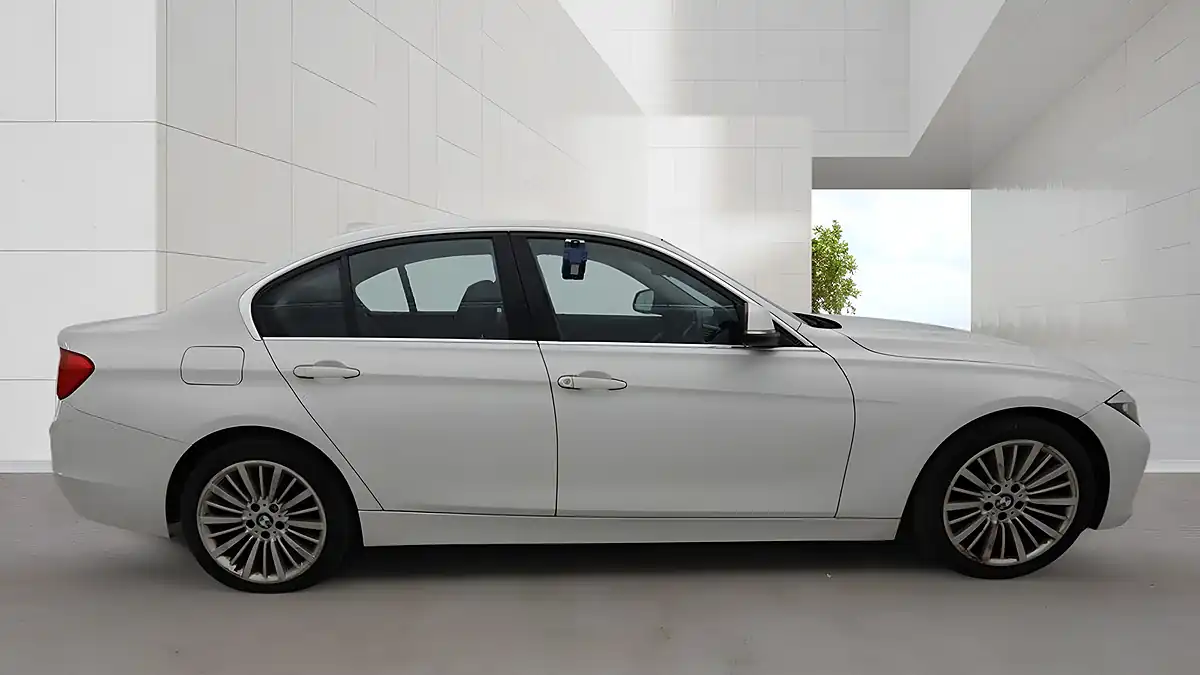 Used 2013 BMW 3 Series Luxury White - Interior and Exterior details 3