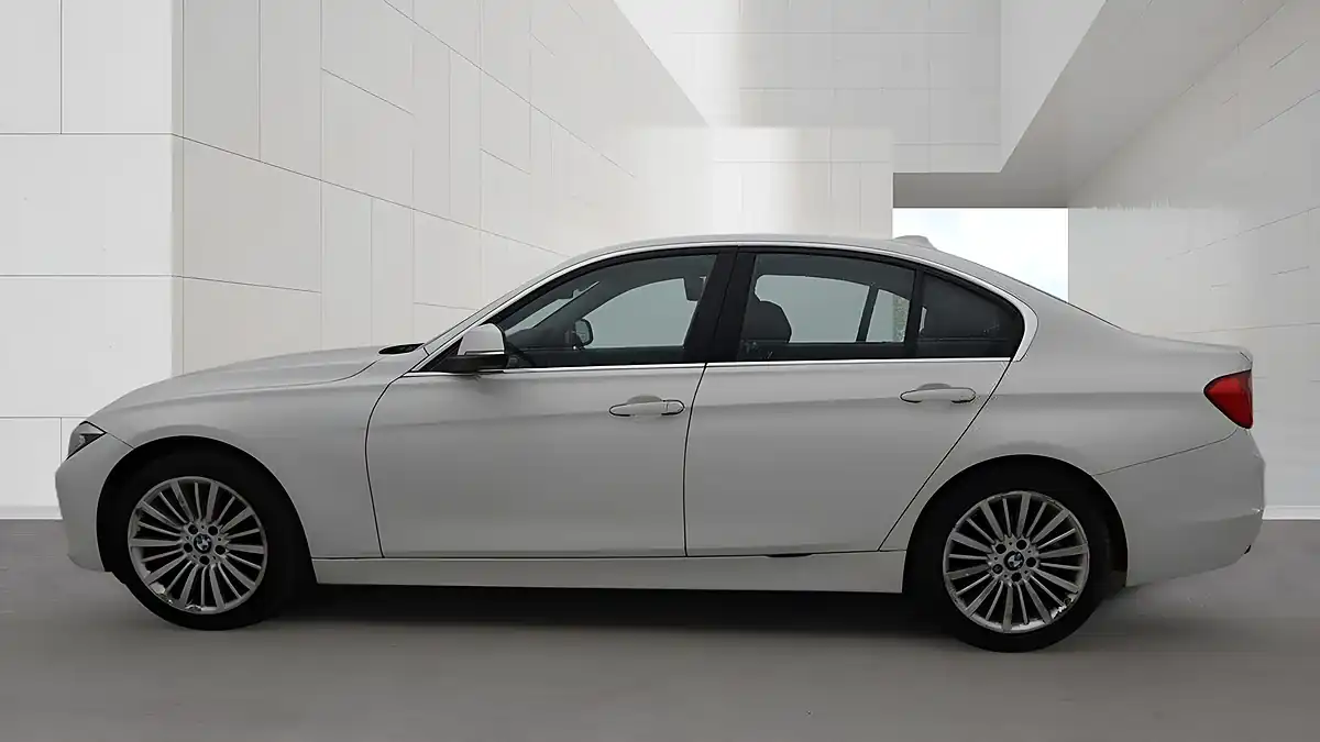 Used 2013 BMW 3 Series Luxury White - Interior and Exterior details 4