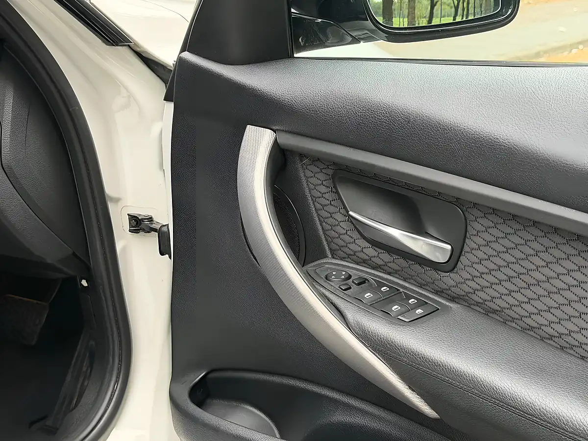Used 2013 BMW 3 Series M Sport White - Interior and Exterior details 10