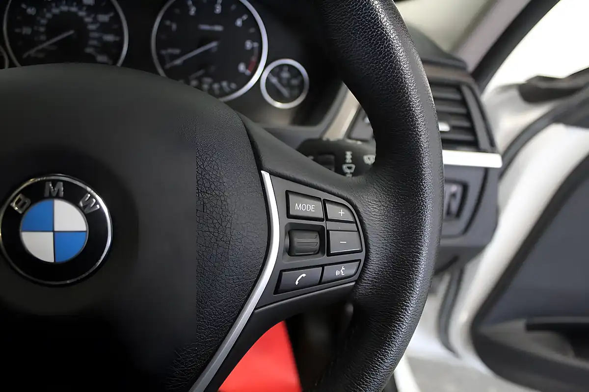 Used 2013 BMW 3 Series Modern Touring White - Interior and Exterior details 17