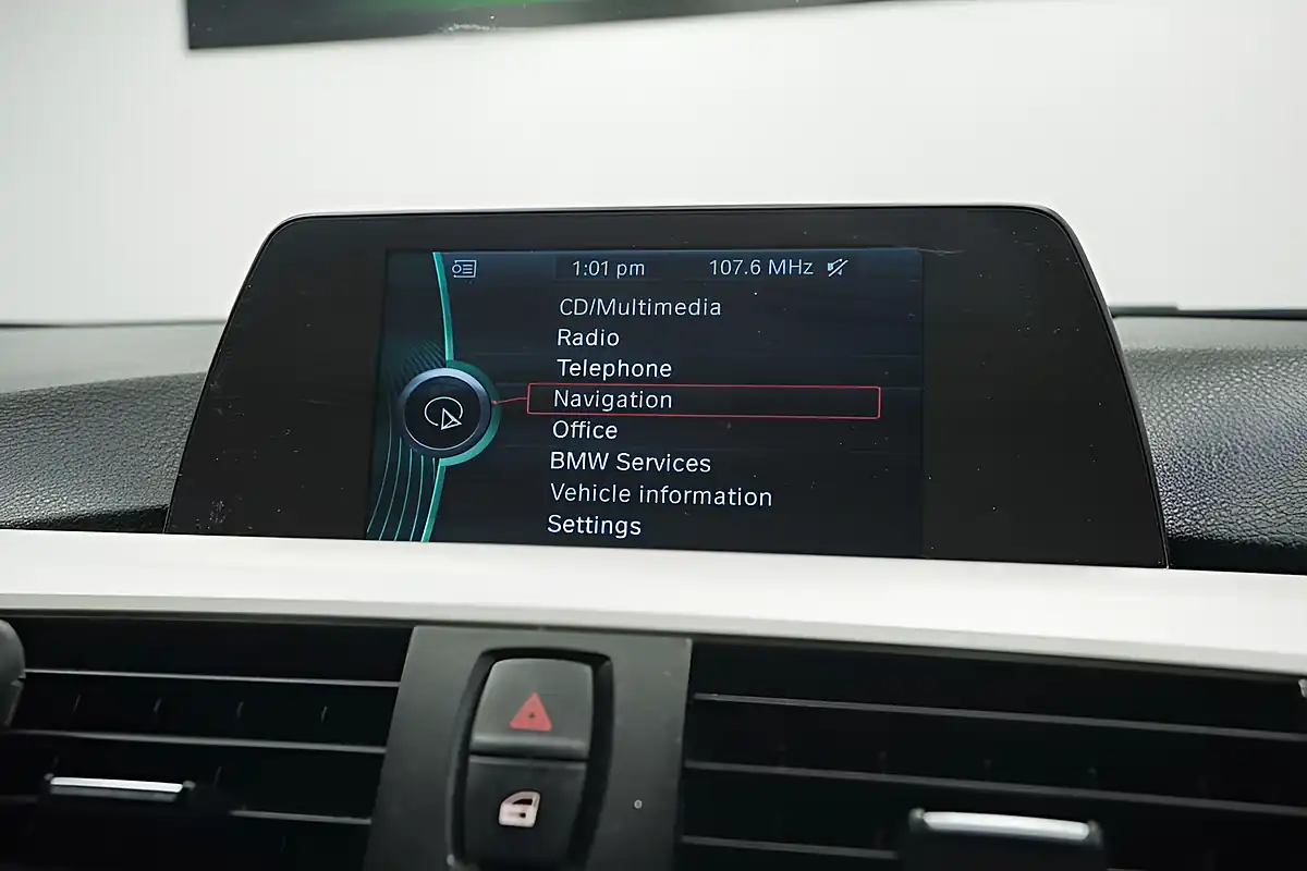 Used 2013 BMW 3 Series Se Black - Interior and Exterior details 17