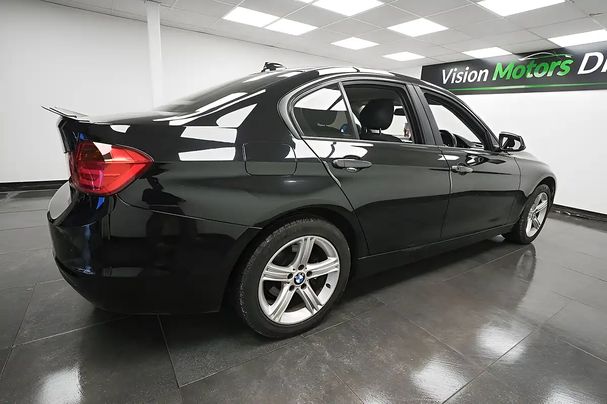 Used 2013 BMW 3 Series Se Black - Interior and Exterior details 3