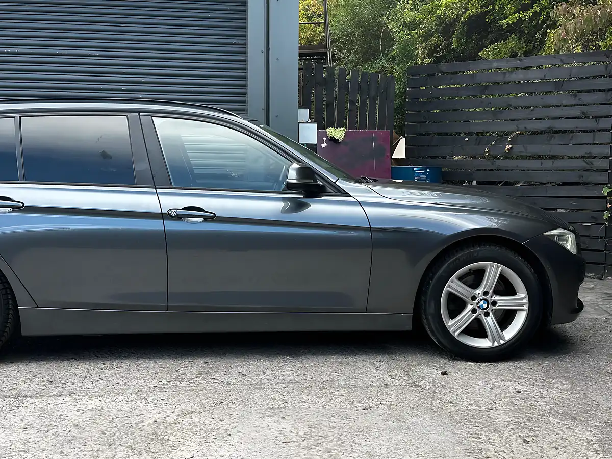 Used 2013 BMW 3 Series Se Grey - Interior and Exterior details 10