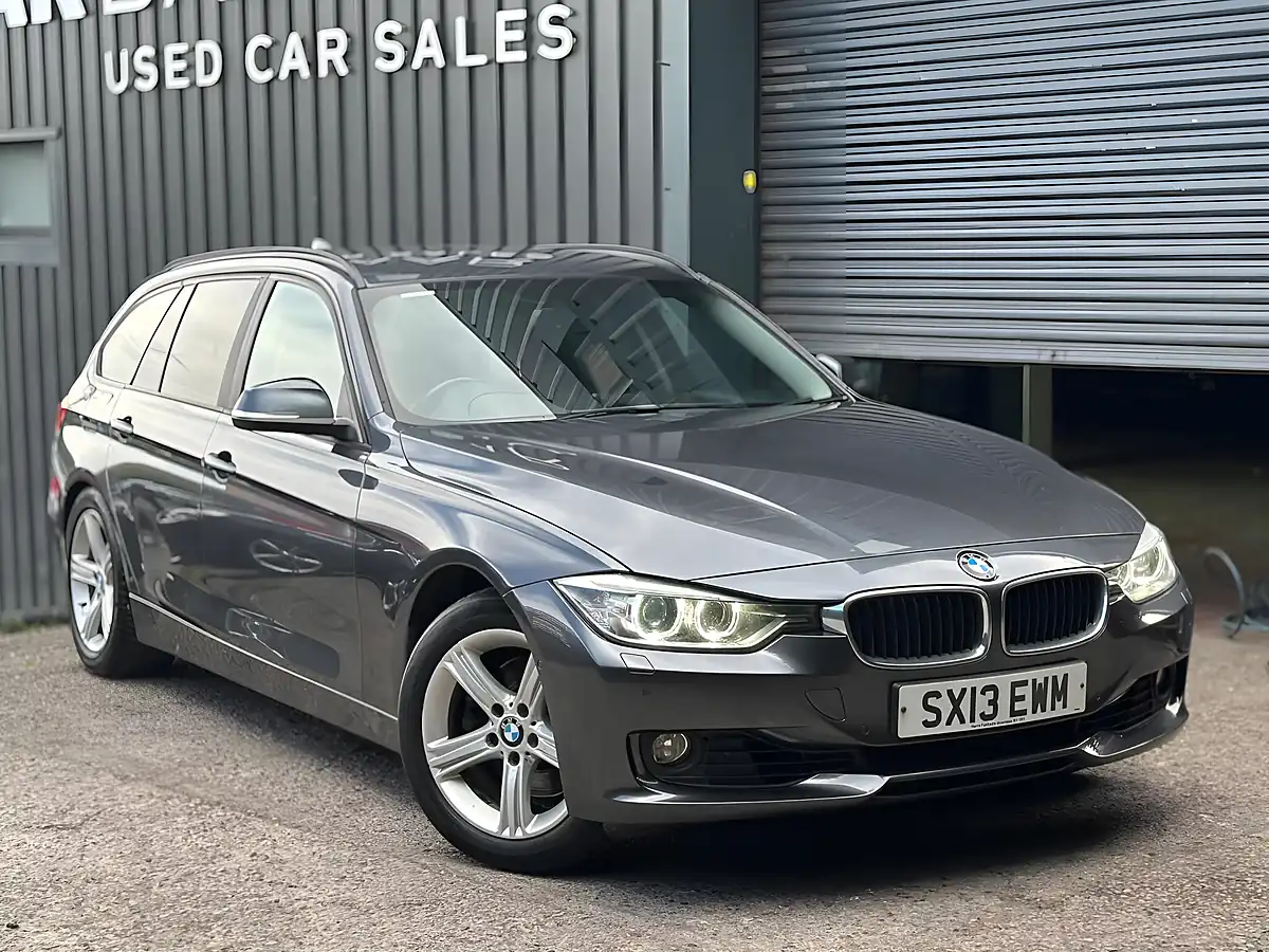 Used 2013 BMW 3 Series Se Grey - Interior and Exterior details 20